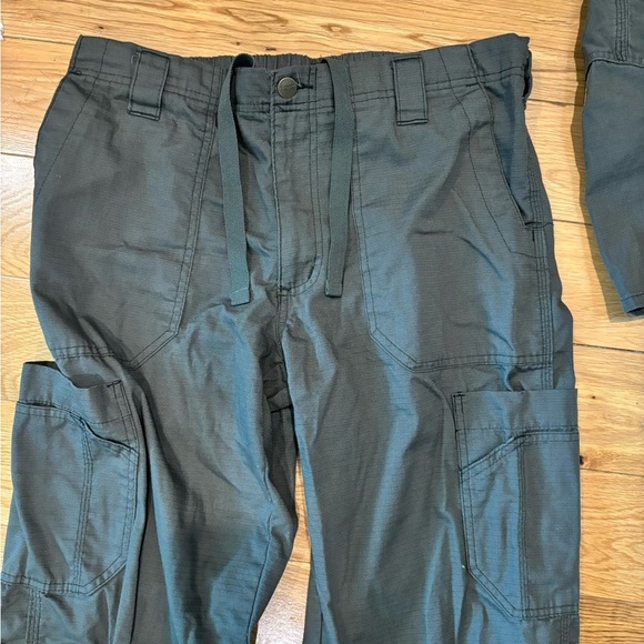 Carhartt Khaki Green Cargo Scrub Set - Picture 2 of 8